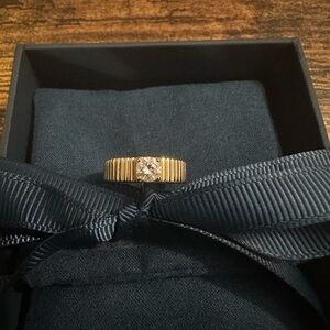 Kinn Solis Ribbed 14K Ring Round Diamond 0.5 Carat